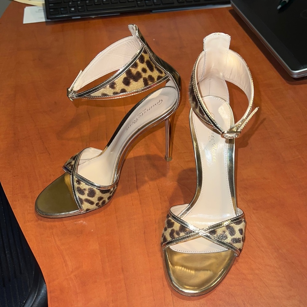 Gianvitto Rossi Sandal Calf Hair and Gold High Heel Shoes size 36 @giavi…